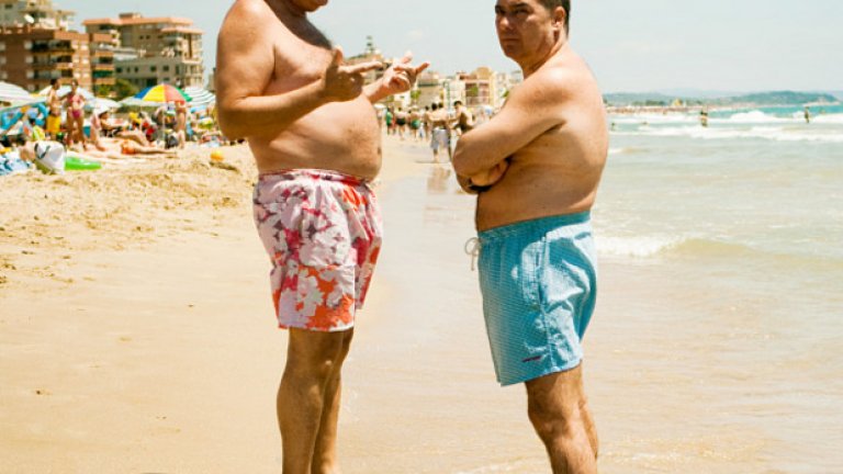 Да си дебел е парадокс - хем имаш собствена гравитация, хем не привличаш никого. Мъжкото шкембе е любов, мъжкото шкембе е живот. То стои редом с медалите! Ако имаш и косми по него, все едно галиш първородния си син по главата.