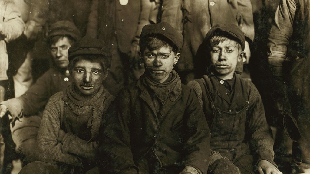 Group_of_Breaker_boys._Smallest_is_Sam_Belloma