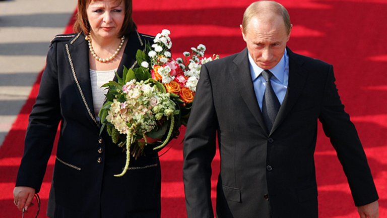 Днес Людмила Путина живее с млад съпруг в скъпа френска вила, което поражда немалко въпроси
