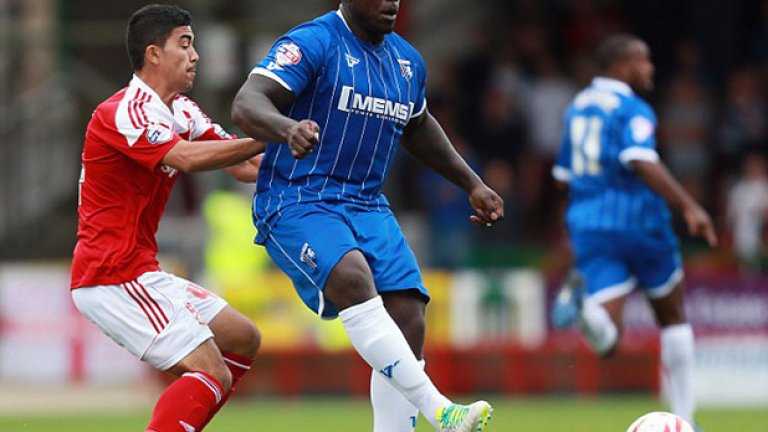 Обиколил е сума отбори, като най-известните са Суонси и Милуол.