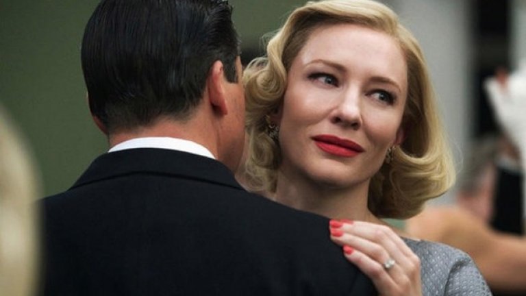 "Керъл"/Carol
Осем години след излизането на нетрадиционната биография на Дилън "Няма ме", Тод Хейнс се събира отново с Кейт Бланшет за следващия си проект. Toва е адаптация по роман на Патриша Хайсмит. Действието се развива през 50-те години. Филмът би застанал уверено до драмата на режисьора от 2002 "Далеч от рая". Историята е за любовна връзка между омъжена жена и служителка в универсален магазин (Руни Мара). Като се има предвид, че снимките приключиха още миналия април, има много голяма вероятност тази година филмът да е в конкурсната програма