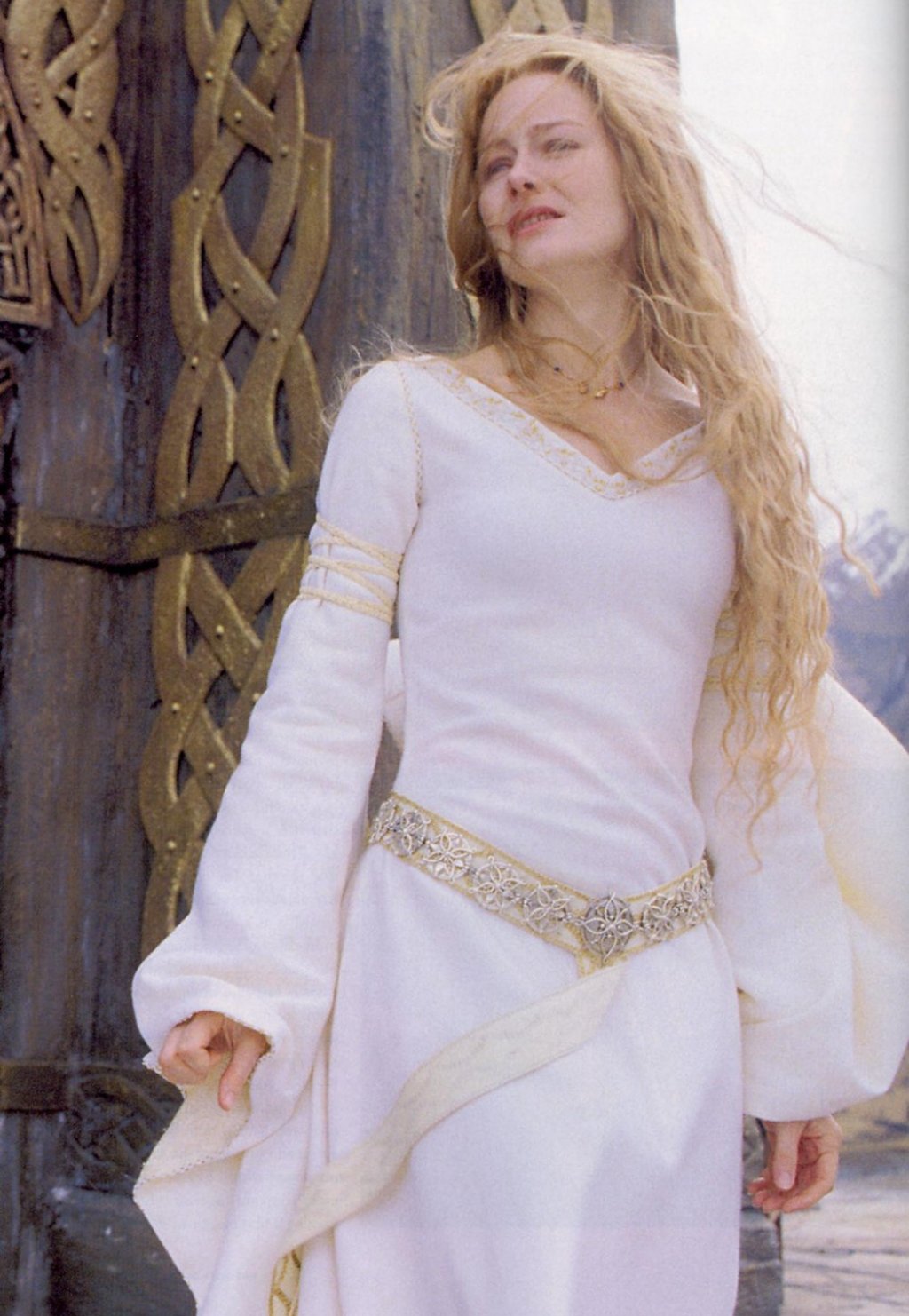 Миранда Ото в "The Lord of the Rings: The Return of the King" 
В последния филм от поредицата Еовин най-накрая получава възможността да се бие. И какъв бой само!
