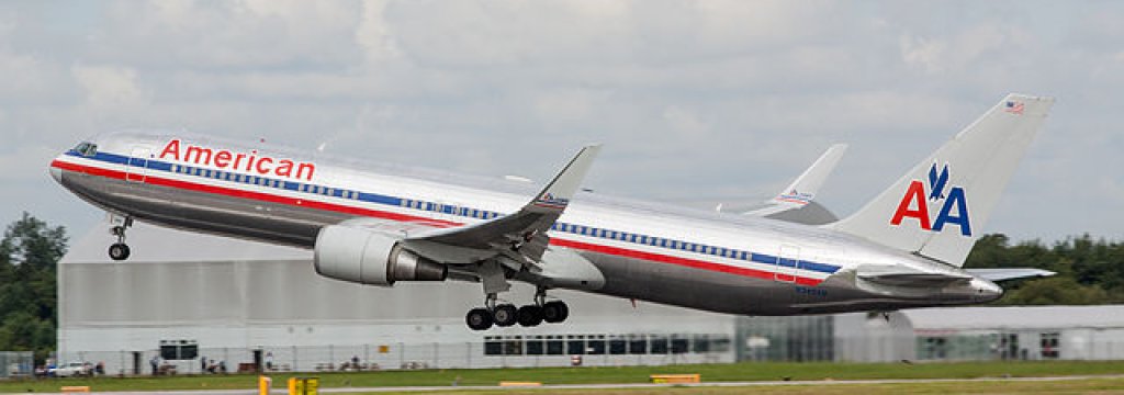N354AN_American_Airlines_B767_(9615283463)