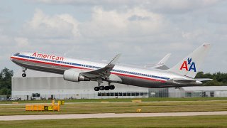 N354AN_American_Airlines_B767_(9615283463)