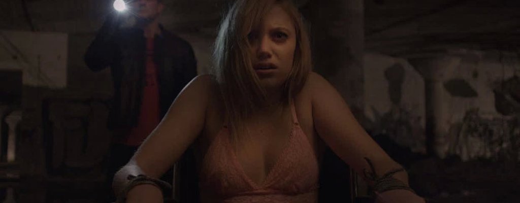 “It follows” (2014) 
Тарантино определя изграждането на действоето в трилъра на Дейвид Робърт Мичъл като "най-доброто, което съм виждал в хорър от много, много, много време".

