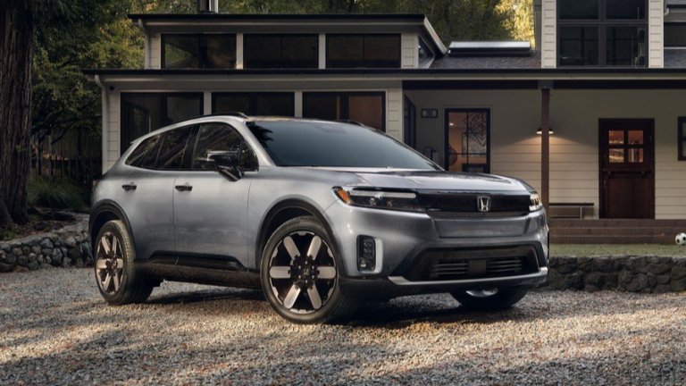 Honda PrologueHonda Prologue, която ни връща на полето на SUV-тата, вече е налична на пазара и скоро се очаква и в България. Тя има пробег от 500 километра с едно зареждане и задвижване на четирите гуми едновременно. В купето по подразбиране има 11,3-инчов панел пред очите на водача и 11-инчов дисплей на инфотейнмънт системата. 
Цената започва от 49 хил. долара и може да достигне 60 хил. долара за най-мощната версия с възможно най-много екстри в купето.