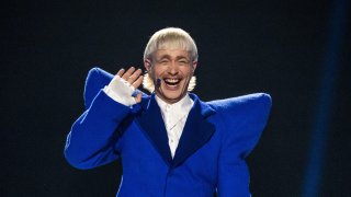 Инцидентът на Йост Клайн със служителка от организаторския екип доведе до отстраняването му от финала на песенния конкурс