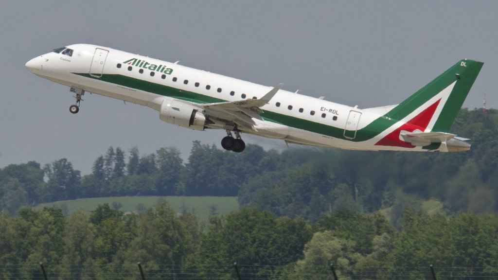 Alitalia_Embraer_ERJ175;_EI-RDL@ZRH;08.06.2013_709cx_(8990333157)