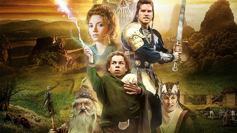 Willow / "Уилоу"
Още едно добре забравено заглавие, което е перфектно за семейна сбирка. Филмът е приключенски, има герои, има измамници, има цяло село с джуджета, зла кралица и бебе принцеса, което печели сърцата на всички. Безспорно една от най-добрите и забавни роли на Вал Килмър.