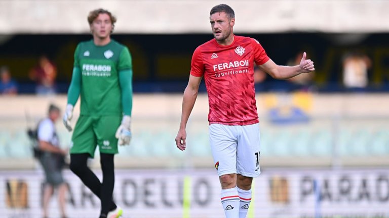 Треньорът на Кремонезе запазва доверито си към Варди