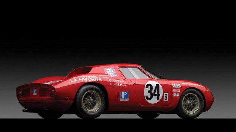 7. Ferrari 250 LM от 1963 година
Цена: 14,3 милиона долара
Сигурно вече забелязвате тенденцията – доста от най-скъпите автомобили в света са дело на Ferrari. Този екземпляр от 1953 е продаден от RM Auctions за 14,3 милиона долара, като наддаването стартира от 12 милиона. А след търга от компанията обявиха, че цената е надхвърлила прогнозата им. Това е и най-високата цена, постигана за Ferrari LM, а както подозирате LM идва от Le Mans. Това е последният автомобил на Ferrari, печелил маратонското състезание, а общо са произведени 32 броя от този модел.