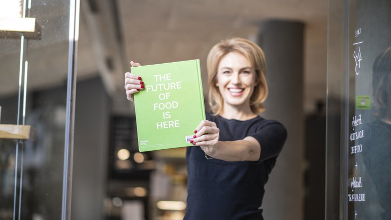 В свободното си време се занимава с различни танци, включително - танцови терапии.