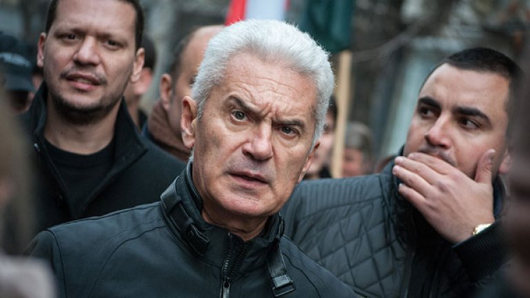 Между лъвовете има място само за един Волен