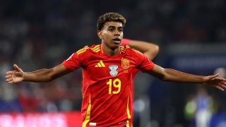 Гуардиола посъветва Ямал да се успокои