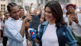 кендъл дженър pepsi пепси