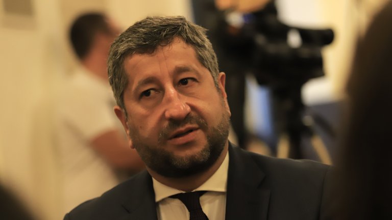 Христо Иванов получи мандат от "Да, България" за подписване на документа