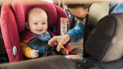 tbi bank и фондация „Деца на борда" правят сигурните детски столчета за кола достъпни за всички родители