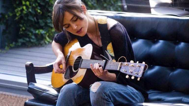 В един от филмите, в които тя участва през последната година - Begin again, Найтли влиза в ролята на музикантка