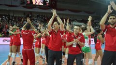 Волейболните ни националки и щаба приемат поздравления след успеха си над Турция