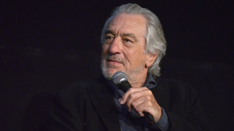 Робърт Де Ниро има 6 деца от 3 жени и едно осиновено. Дъщеря му Дрена е на 48 години, а синът му Рафаел - на 44. Де Ниро е баща на близнаците Арон и Джулиана на 24 години, има син на име Елиът на 22 години и дъщеря Хелън на осем.