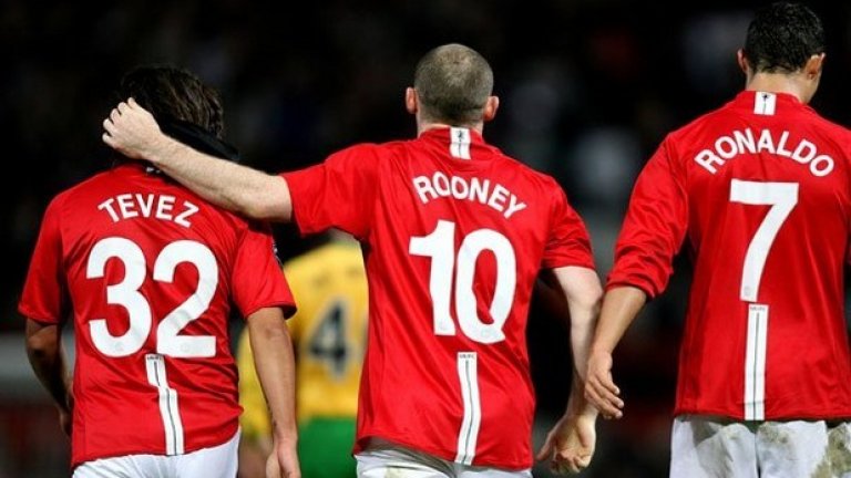 Уейн Рууни, Кристиано Роналдо, Карлос Тевес
В края на миналото десетилетия тримата правеха фурор в Манчестър Юнайтед. През сезон 2008/09 тримата отбелязаха общо 60 гола.