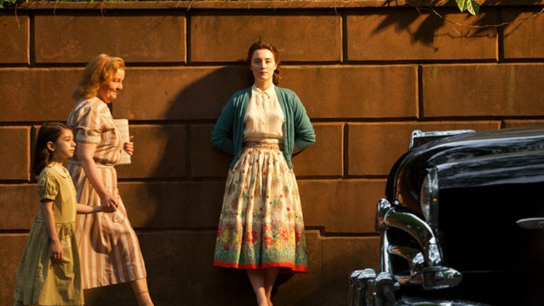 Бруклин / Brooklyn (2015)
Филмът с прекрасната Сърша Ронан разказва за живота на млада ирландска имигрантка в Ню Йорк, която не може да подели любовта си между старата родина и новия град.