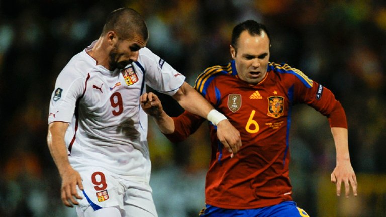 Играч №1 на Евро 2012 Иниеста е героят за испанските вестници