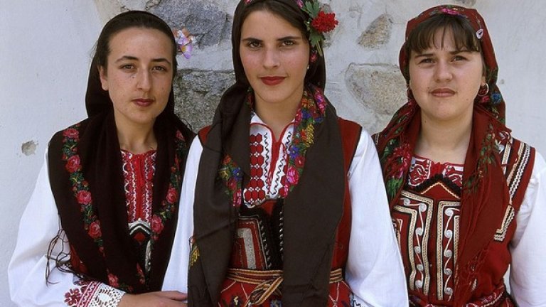 Поводи за гордост отвъд Балкана, Морето и зелевите сарми
