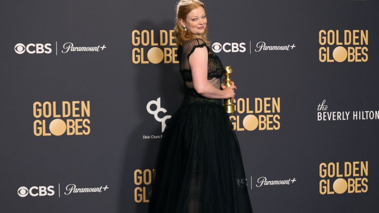 Усещане за "тихия лукс" донесе Сара Снук от "Наследници" с черната си рокля на Atelier Prabal Gurung.