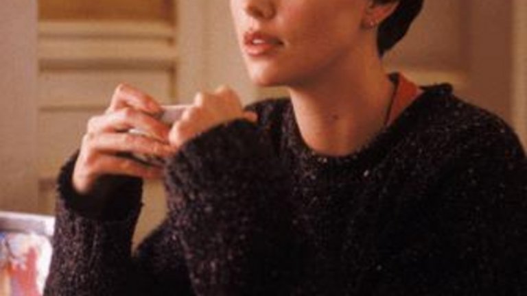 "Месец любов" 
Още една романтична драма с Киану Рийвс, този път в компанията на Чарлийз Терон. И тук няма характерния за американските продукции щастлив край, напротив. Филмът обаче е идеален за есента. Препоръчваме да го гледате в компанията на любимо питие и човек.