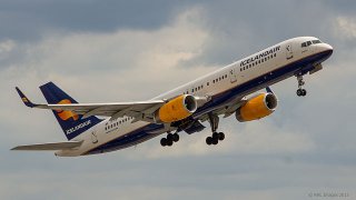 TF-FIP_Icelandair_B757_(9821646986)_(2)