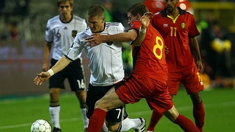 Ситуацията в група "А" е абсолютно аналогична, като Белгия има нужда от сензационна победа като гост над лидера Германия, за да удържи аванса си на втора позиция и да стигне до баражите