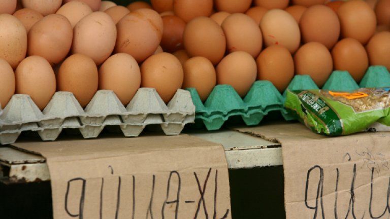 Найденов заплаши преди дни производителите на яйца, че ако не намалят цените си, ще поиска внос на евтина продукция от Полша, след като преди това бе наложил ограничения за този импорт от тази страна
