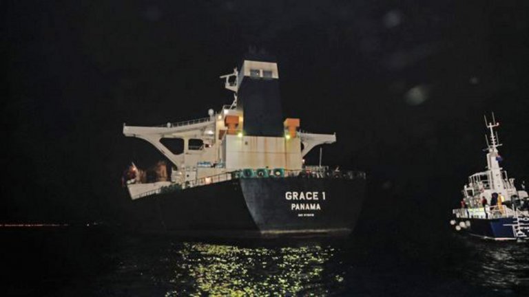 Гибралтарските власти освободиха задържания кораб, след като той си смени името