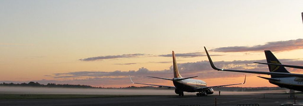 640px-Ryanair_plane_at_Airport_Stockholm_Skavsta,_Sweden