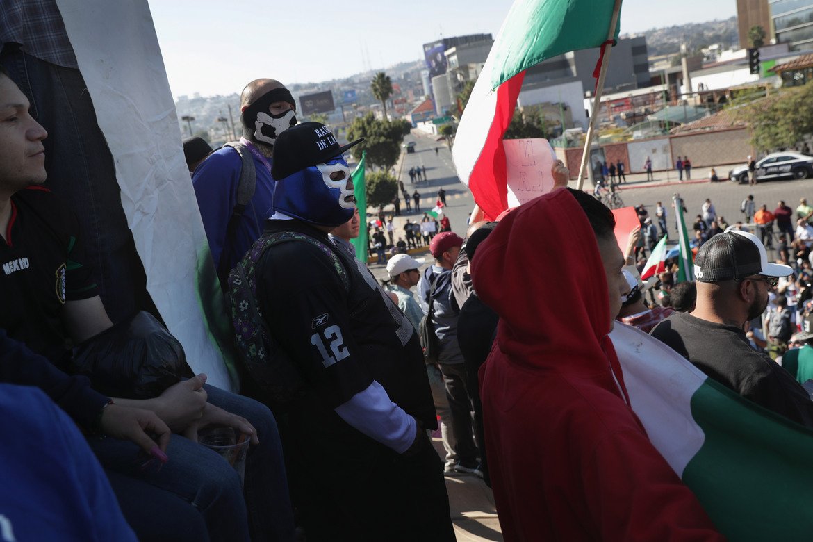 Керваните с мигранти към САЩ будят недоволство и в Мексико
