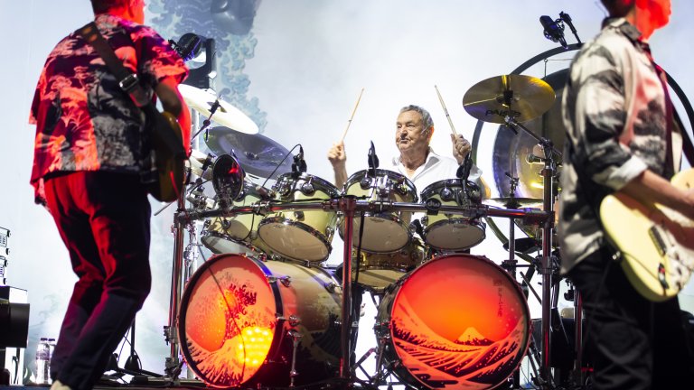 Изстрелване в стратосферата с ранната музика на вечните Pink Floyd