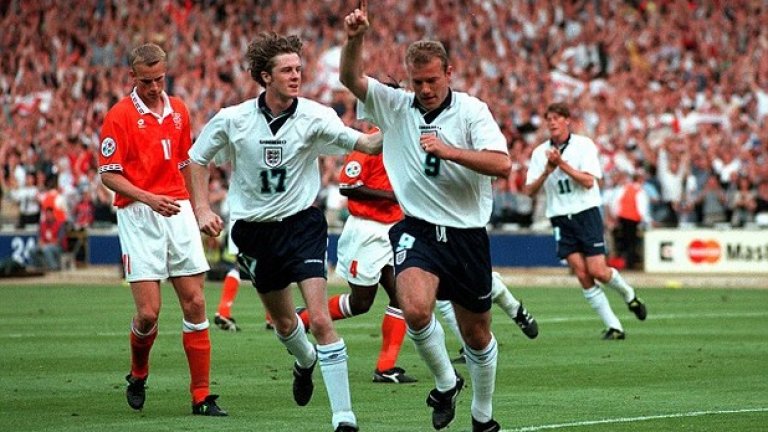 8. Англия - Холандия 4:1 през 1996-а
Шиърър и Шерингам бяха просто страхотни, а коментаторите на Острова нарекоха тази победа най-великата след тази над Германия на финала на Мондиал 1966. И двамата нападатели се разписаха по два пъти.