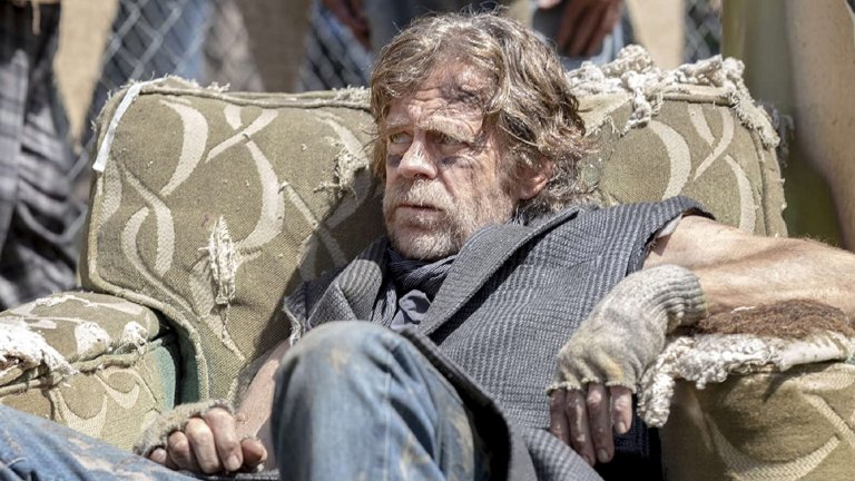 "Безсрамници" (Shameless)
Сезони: 10
Епизоди: 122Пиперливият американски римейк на британския сериал със същото име обръща поглед към семейство Галахър. Патриархът на фамилията Франк (Уилям Мейси) е безсрамен алкохолик и самотен баща на шест будни и независими деца. А ако още не сте гледали нито един епизод на тази емоционална вътрележка със социален елемент, сега определено е моментът да се качите, за да се посмеете и да поплачете с историята на семейството. Входът е през Netflix или Hulu.