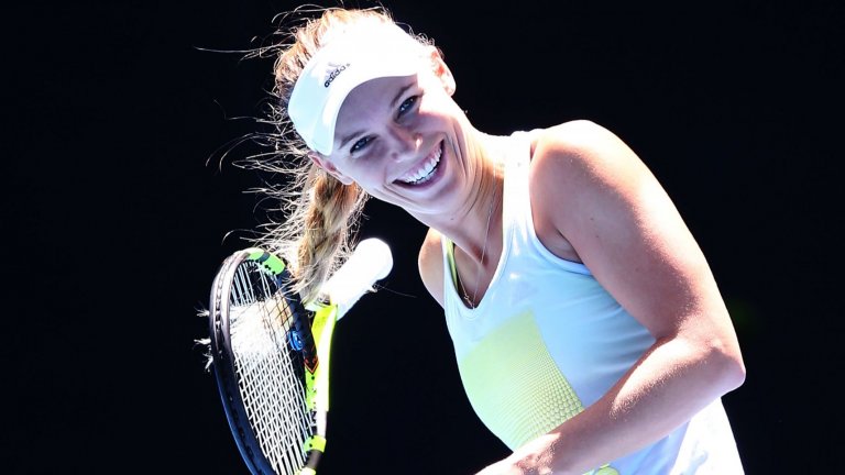 Ракетата се е заплела в косата на Возняцки на тренировка по време на Australian Open 2018 - единствената ѝ титла от Големия шлем