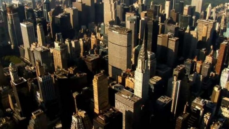 "Мегалополис"
Утопичен филм за Ню Йорк, който бива прекратен по време на тестовите си снимки и кастинга заради атентатите на 11 септември 2001 година. 
Режисьорът Франсис Форд Копола преценява, че филмът няма как да бъде завършен заради терористичния акт и възможните препратки към сценария на филма. 