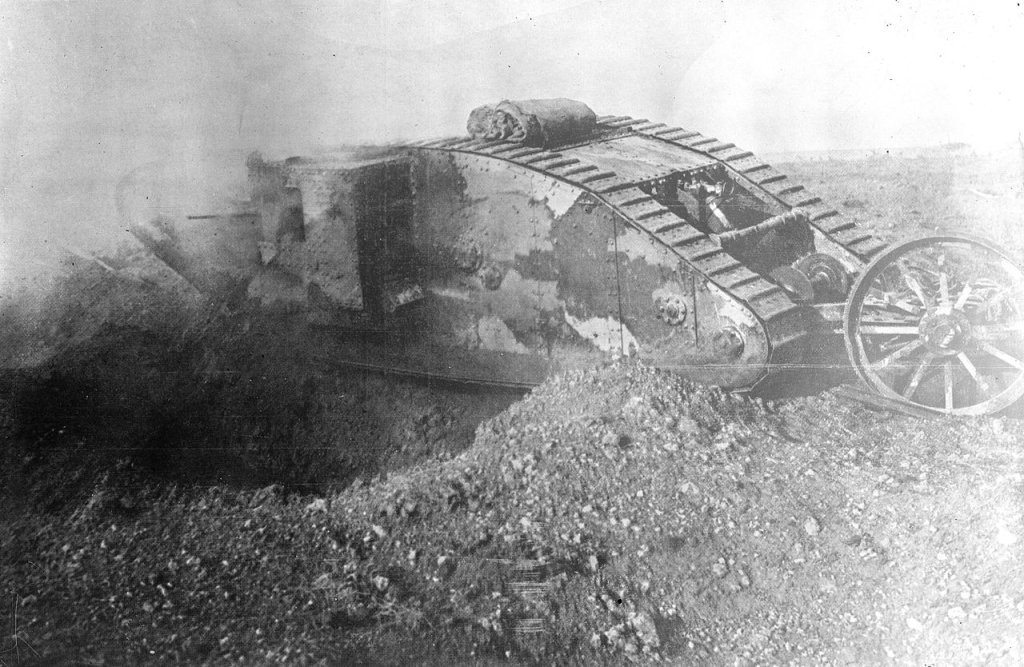 1280px-Mark_I_series_tank_in_action