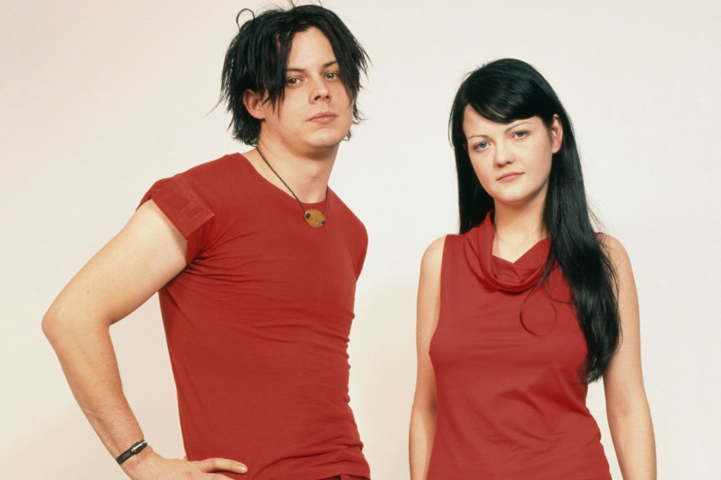 White Stripes
Соловата кариера на Джак Уайт вече от години е доста успешна, както и участието му в The Raconteurs и The Dead Weather. Доста фенове обаче все още биха искали да го видят заедно с Мег Уайт в култовото гаражно рок дуо от началото на 2000-те, което го направи звезда.
"Съмнявам, че това ще стане някога", каза Уайт преди две години и добави, че соловата му кариера в много отношения всъщност си е White Stripes и той няма желание да се връща назад.
“Ако бъдем принудени да променим становището си за това, предполагам, че причината може да бъде само, че сме разорени и наистина ни трябват пари – което би било много тъжно”, разясни музикантът още през 2012-а, година след като с Мег обявиха, че групата вече не е активна.