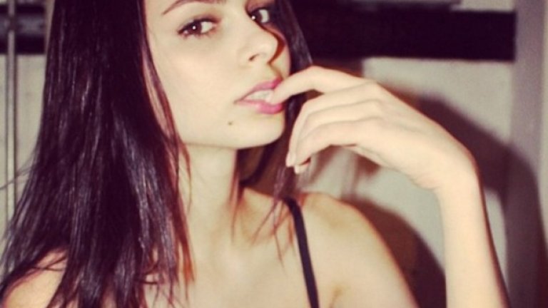 Вече е публикуван автор. Първата й книга Sweet Sixteen пише, когато е на 17 години