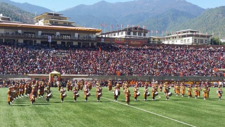 Така започват мачовете в Бутан - шое в стила на региона.