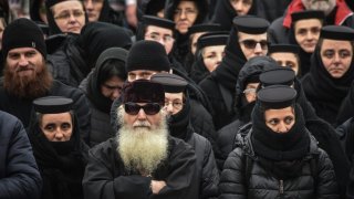 "Искайте, и ще ви се даде; търсете, и ще намерите" - само дето у нас Църквата нито иска, нито търси когото и да е.