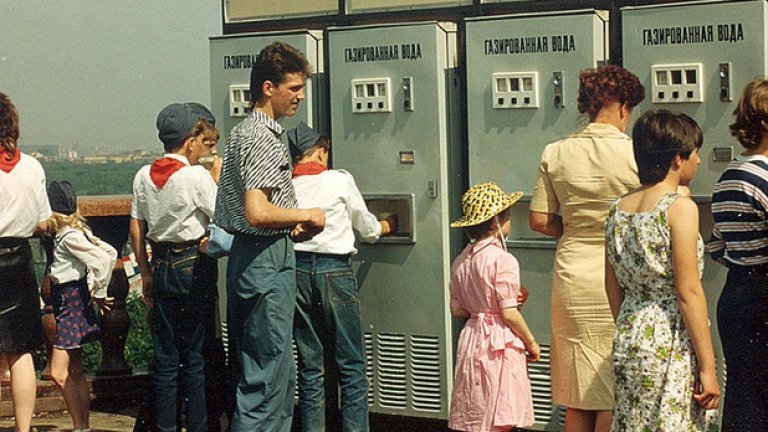 Лятото на 1989-ва: автомати за газирана вода в крайморски град