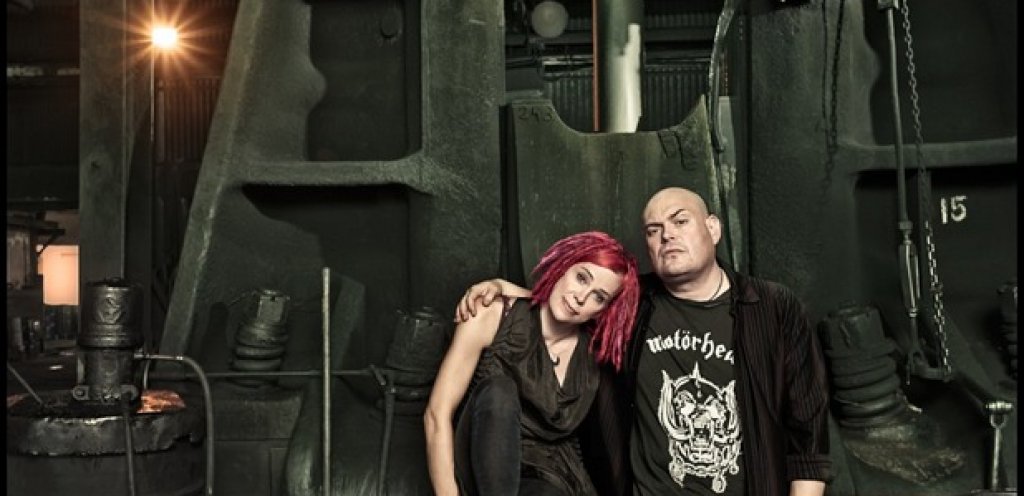 Огънатата реалност в света на двамата/ двете режисьор/к/и Уашовски наподобява реалността в техния филм "Матрицата"