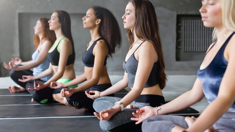 Все повече храмове в страната започват да приемат нови активности като йога и дори къмпинг