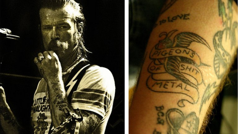 Татуировката Pigeons of Shit Metal, която Хюз си прави след подигравката от страна на Аксел Роуз